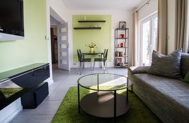 Newly built apartment (in a quiet location, good transport links, free parking