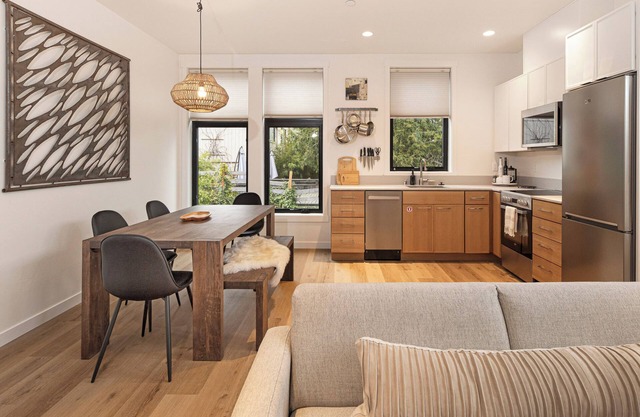 Newly Built Luxury Condo! Downtown! Haven 201