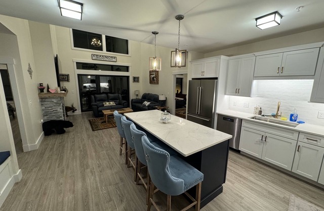 Newly built Luxurious Ski-In/Out Fairbank Lodge Condo on Cranmore Mountain