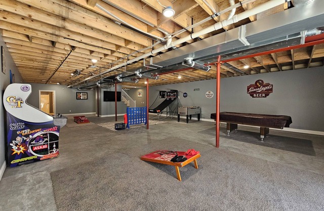 Newly built secluded 5-bedroom home