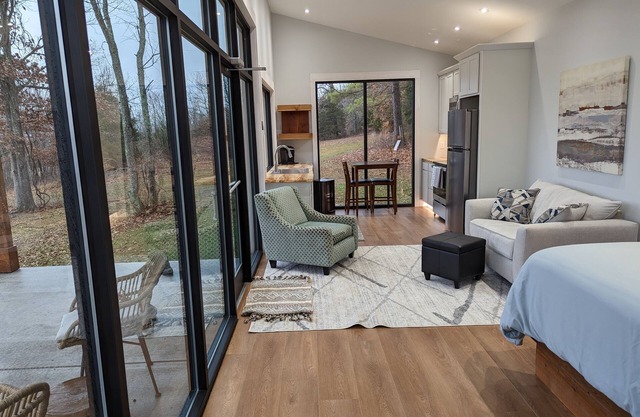 Newly built Tiny Home in a peaceful setting with lovely views!