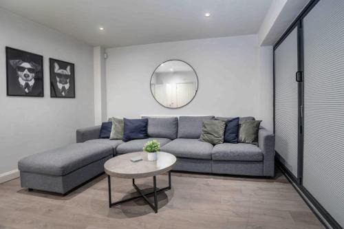 Newly Extended 3 Bed Family Home Near Graves Park