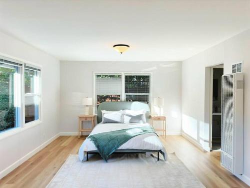 Newly Furnished Retreat 5 Min to Stanford & Downtown Palo Alto