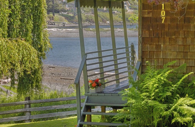 Newly Listed! Cozy Historic Cottage near town!