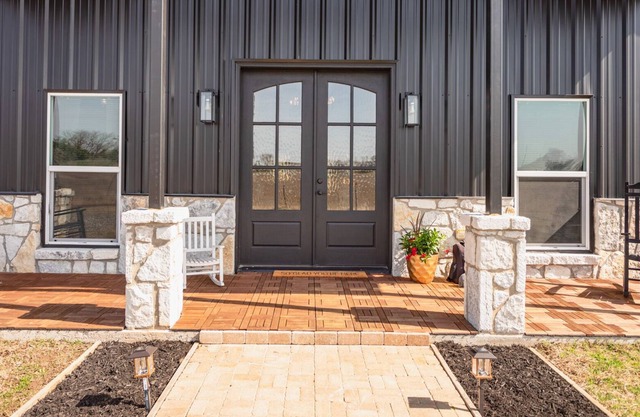 Newly Listed/Southern Comfort