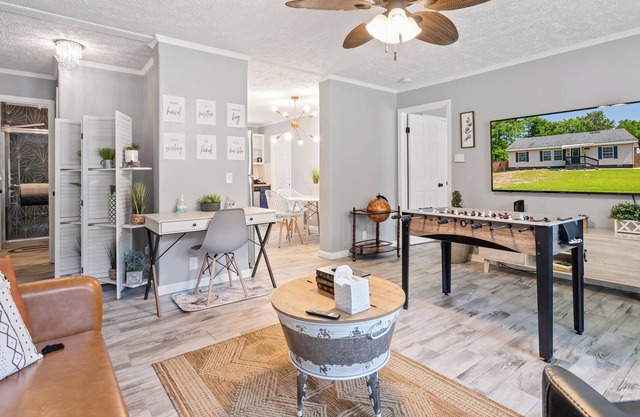 Newly Listed! Traveling nurses and business professionals welcome!