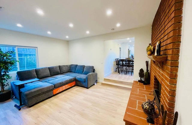 Newly remodeled 3 bedrooms single floor home located close to Downtown Montrose.