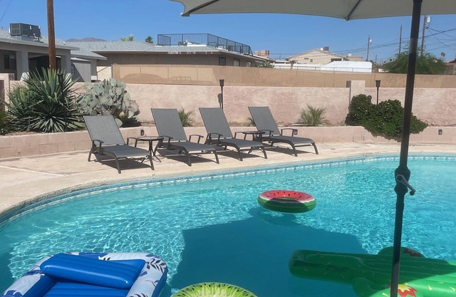 Newly remodeled home with private pool! Tons of parking!