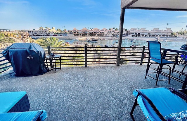 NEWLY REMODELED! 2bd, 2bath @Kingsview w.Beachfront View on the Channel