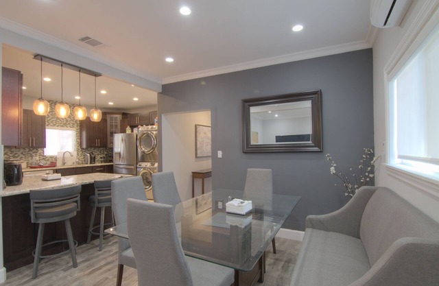 Newly Remodeled 2 Bdrm 1bath Bungalow With All The Amenities In Long Beach
