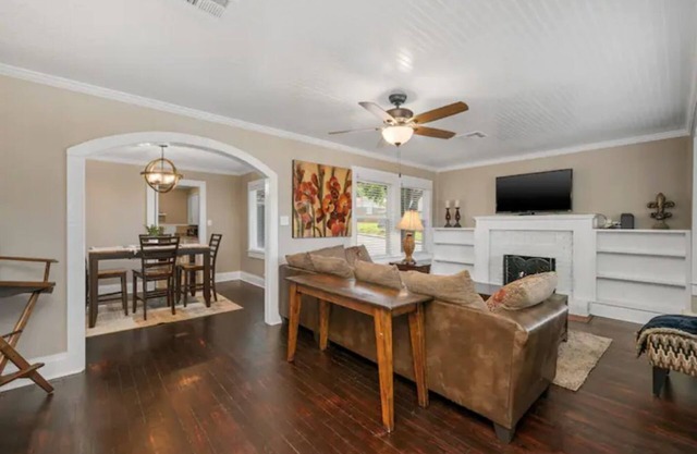Newly Remodeled 3BR in Town · Cherry Street
