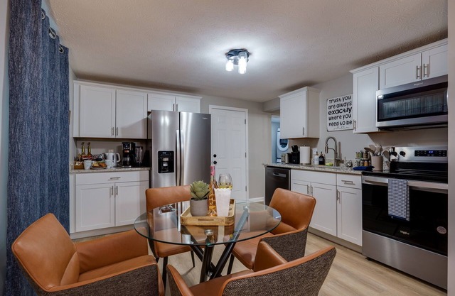 Newly Remodeled -5 min to UD and Downtown