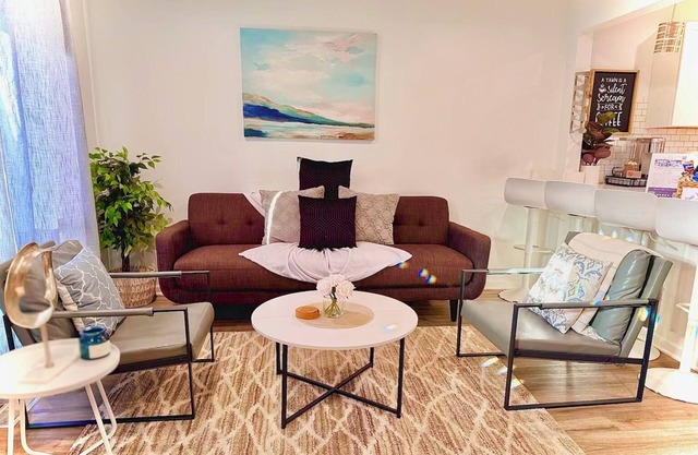 Newly Remodeled Clean Modern Home Near Uptown CLT, Airport & More!