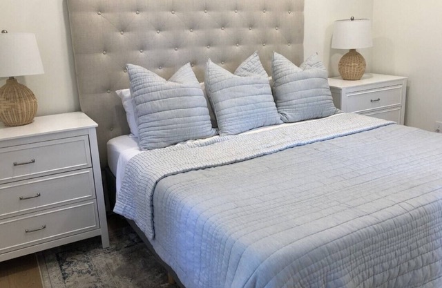 Newly Remodeled Condo with Pool/Hot Tub