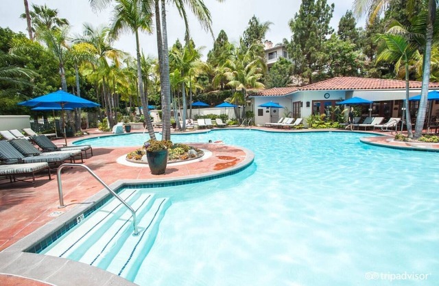 NEWLY REMODELED - Four Season Resort & Spa! Minutes to Lego Land, pet friendly