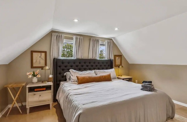Newly remodeled home. Sleeps 12. Pets welcome