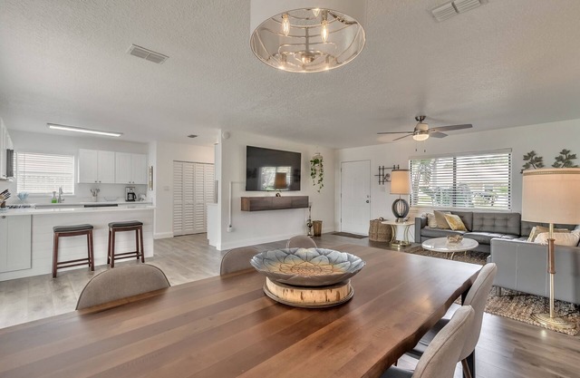 Newly remodeled house just steps away from the FL Intracoastal with boat parking