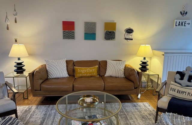 Newly Remodeled Mid-Century Modern, Spacious, and Cozy Condo- Right on the Lake!