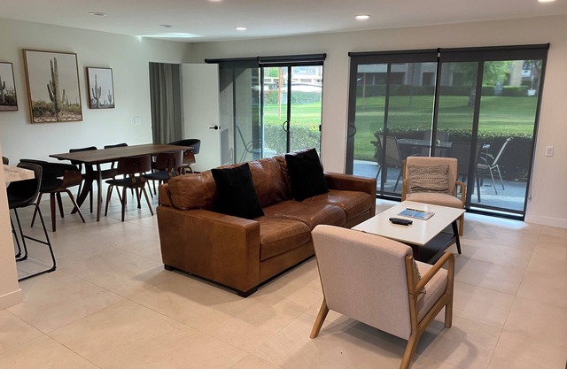 Newly remodeled modern 1-bedroom condo in gated community walkable to El Paseo