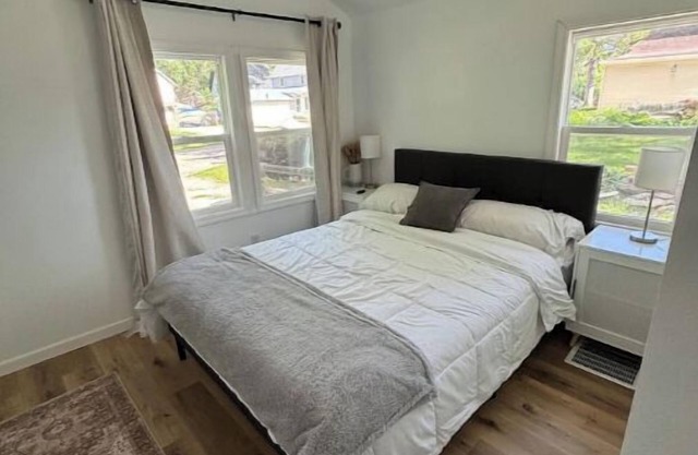 Newly Remodeled Modern Cottage w/2 bedrooms, Wi-Fi, AC in peaceful Clear Lake