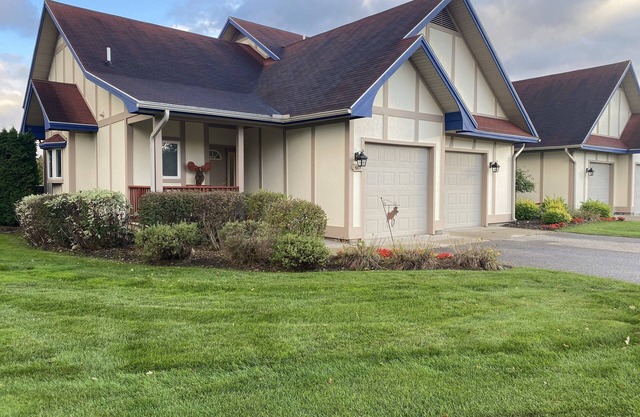 Newly remodeled townhouse with 5 bedrooms & 4 1/2 baths with hot tub.