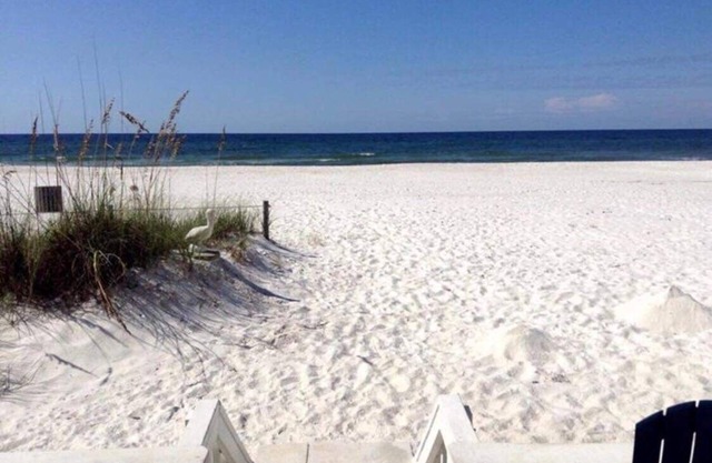 NEWLY RENOVATED Town home on Quiet West End PCB!