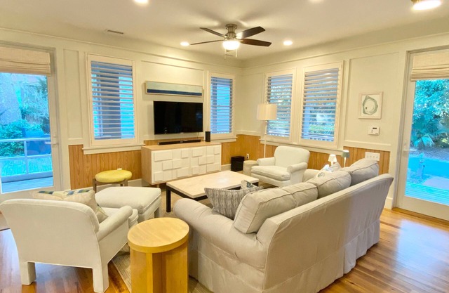 Newly renovated Keeper's Landing Cottage!