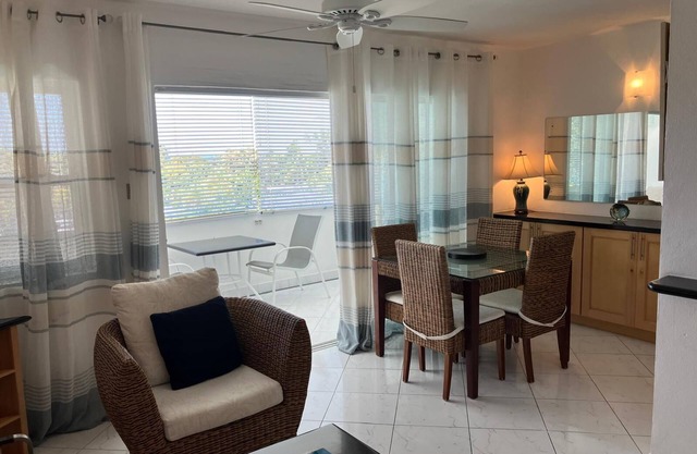 Newly renovated 1 Bedroom/1 Bathroom Apartment