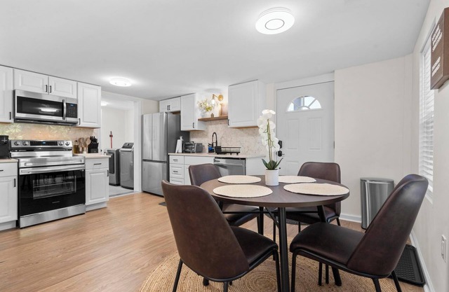 Newly Renovated 2 Bedroom in Heart of Tariffville