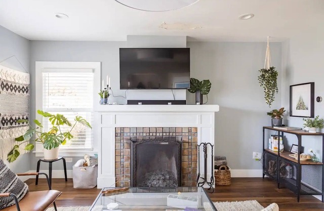 NEWLY Renovated 2 BR | 1 BA Havenscourt Home