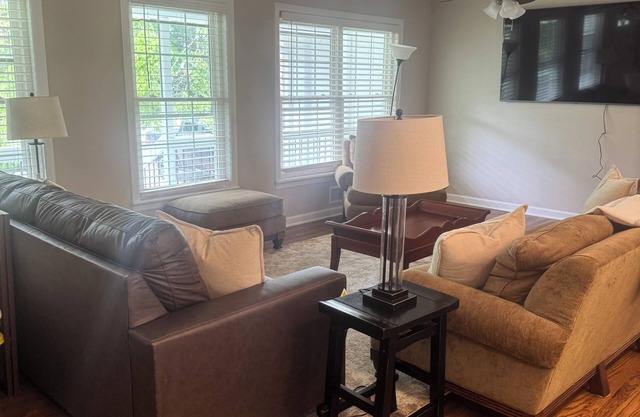 Newly Renovated 3-bedroom house in delightful Marietta/East Cobb