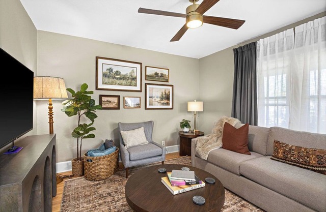 Newly Renovated and Welcoming 3-bedroom house in Superior