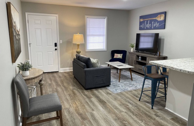 Newly Renovated Apartments near Pickwick Lake! Less than 10 min to boat ramp!