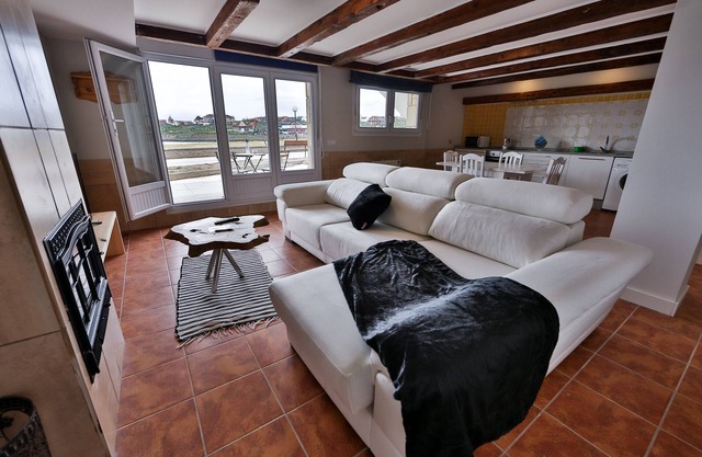 Newly renovated beach apartment