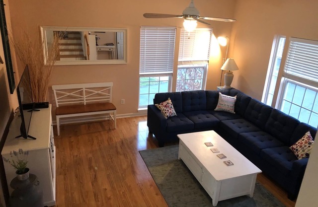 Newly renovated Bethany Townhouse w/community pool and boat launch