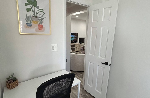 Newly Renovated & Bright 2BR, Family-Friendly, Near DC
