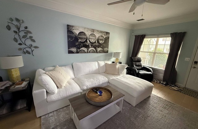 Newly Renovated Condo on Percy Priest Lake, near airport.