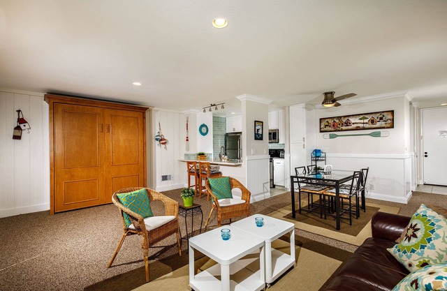 Newly renovated - Direct Ocean View - steps to Ocean