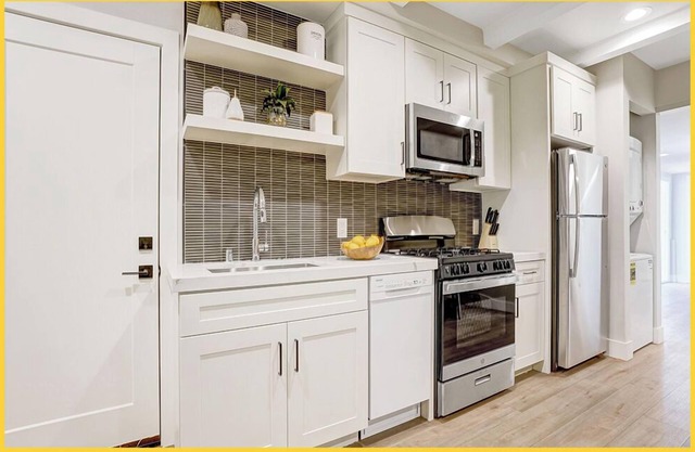 Newly Renovated & Elegant 2BR only 4mi to Disney
