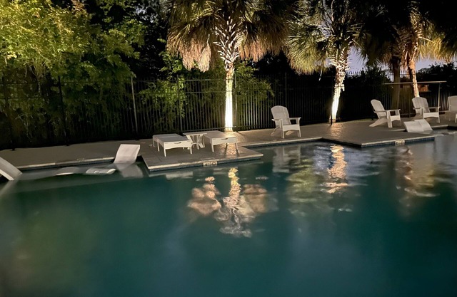 Newly Renovated, Entire home to relax near LSU Stadium