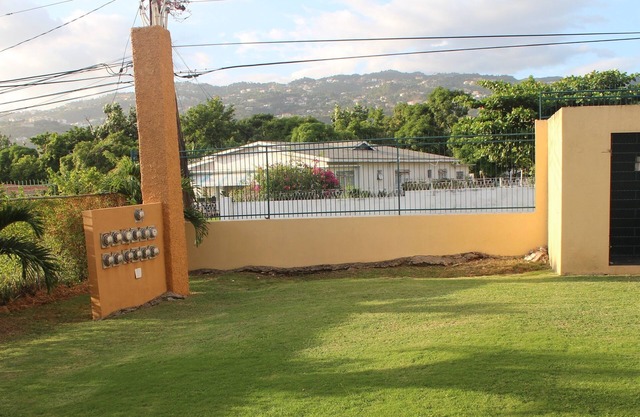 Newly Renovated! Furnished 1 Bdrm Apt, Gated Community Red Hills Area