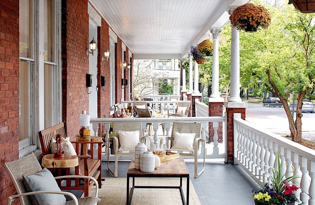 Newly Renovated Historic District Apt