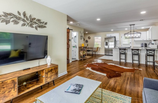 Newly renovated home near U of M & Botanic Gardens
