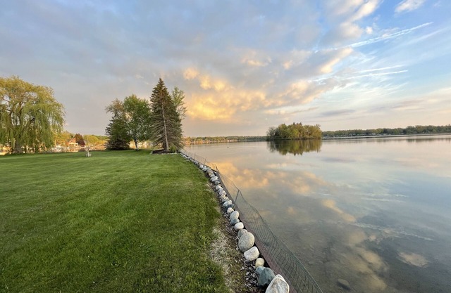 Newly Renovated lake House - 250 ft lake frontage.