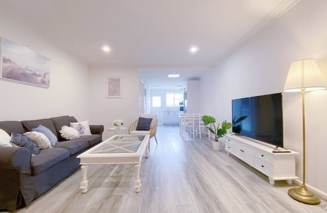 Newly renovated! Minutes away from Mother's Beach and Main Street!