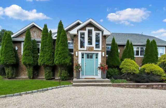 Newly Renovated, Modern home with pool, cathedral ceilings, open-floor.