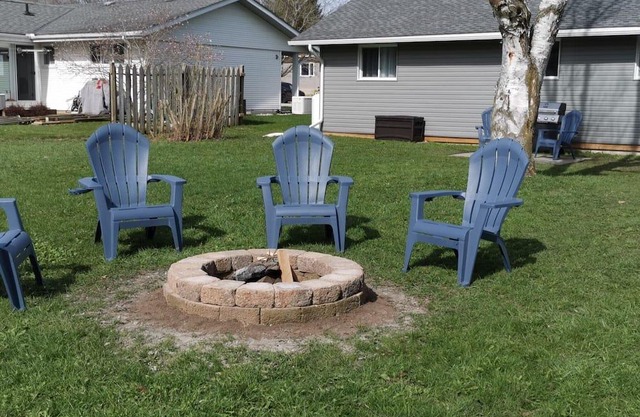 Newly Renovated Modern cottage within walking distance to Saugeen river.
