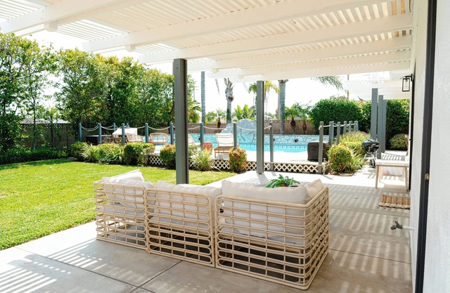 Newly Renovated! Modern! Pool! Mins to Disney!