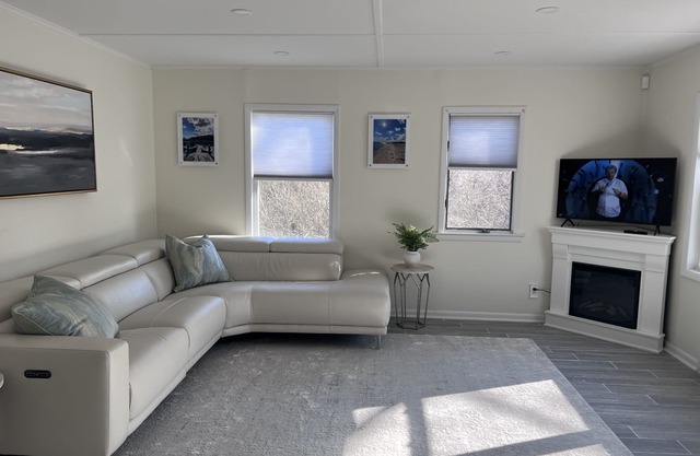 Newly renovated North Fork beach house! 5 mins from the beach w/new game room