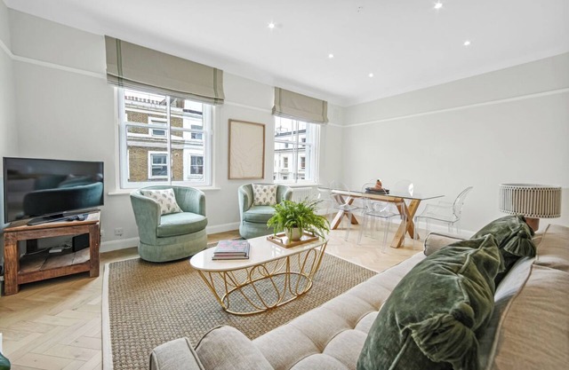 Newly Renovated Notting Hill 3 bedroom Flat on Westbourne Grove